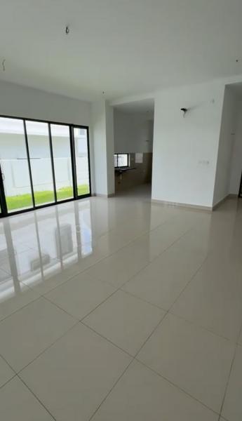 The Eighth, Elmina Green - 5