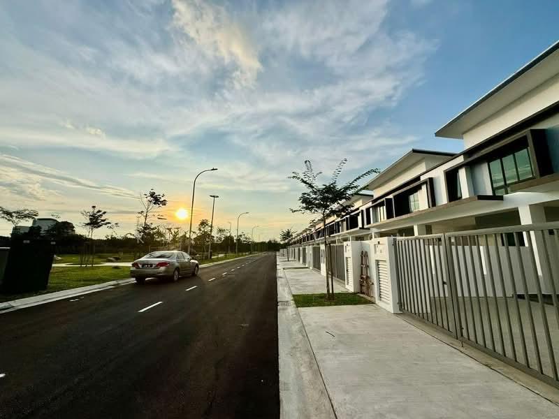 Adda Heights @ Green Avenue 2 Storey Terrace House - 5