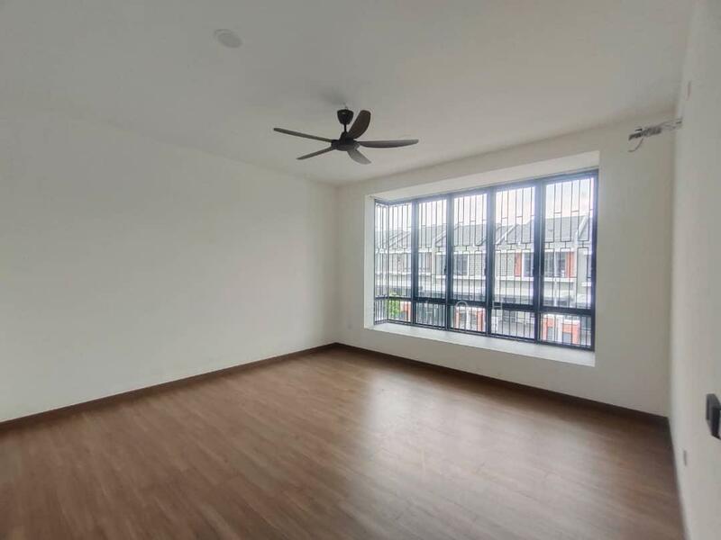 Elmina Green Five - 3