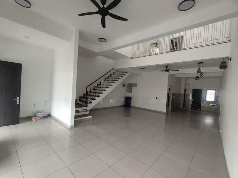 Elmina Green Five - 1