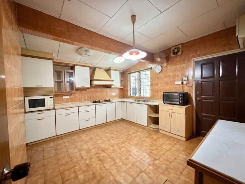 Terrace house at Damansara Jaya - 5