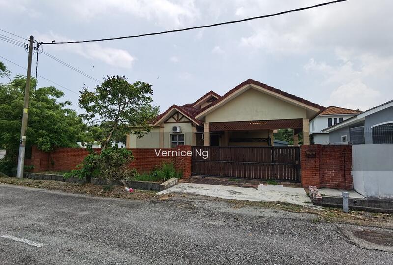 Pantai Sepang Putra - 1