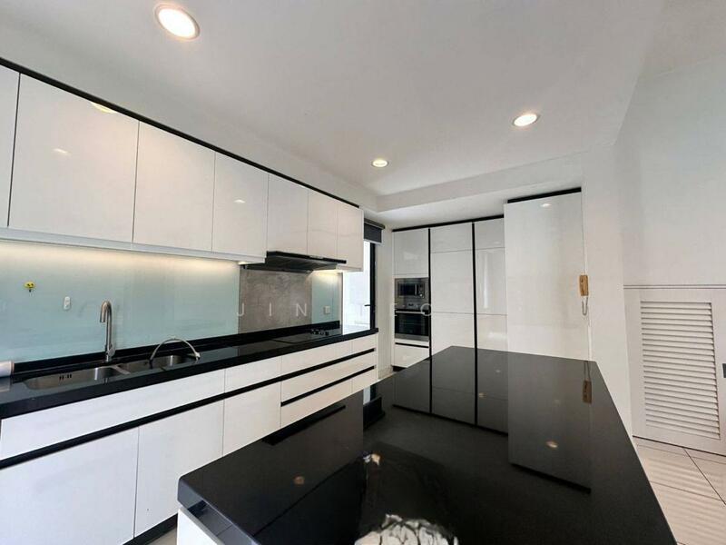 Avira Medini Iskandar - 4