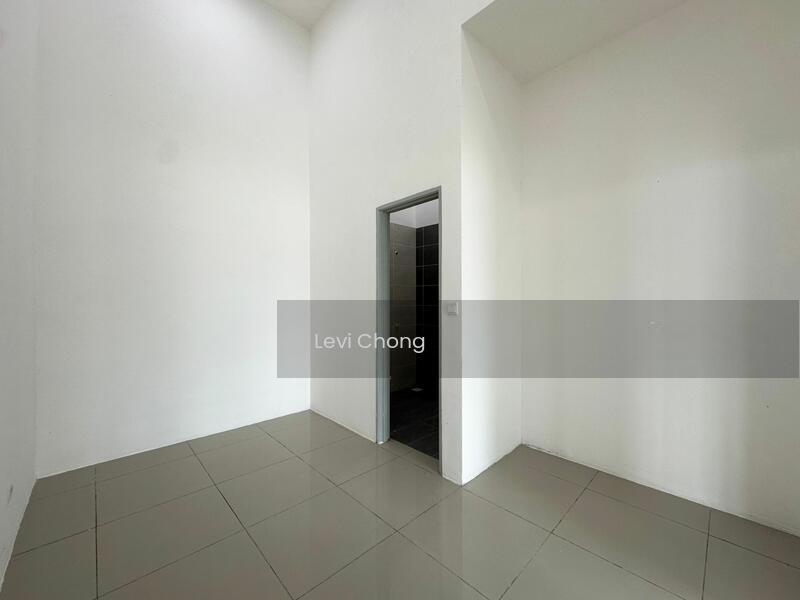 Semi-D house at Taman Permai - 3