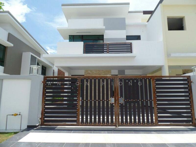 TUTA Villa III @ Taman Ungku Tun Aminah - 1