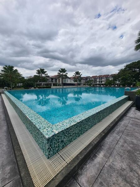 Villa Raintree 1 - 4