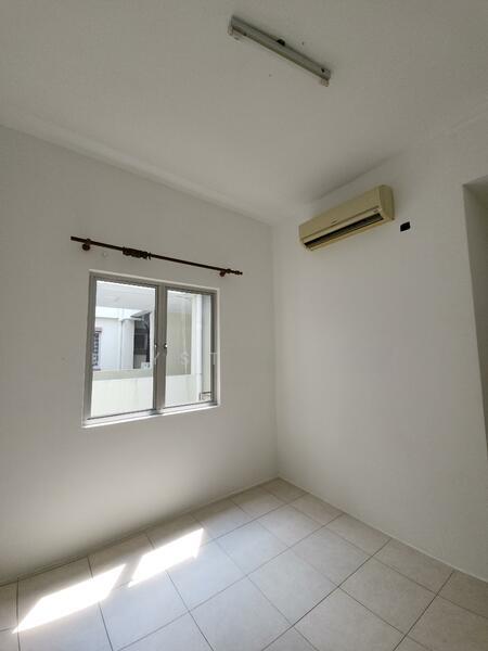 Lakes Condominiums / Pangsapuri Tasik - 5
