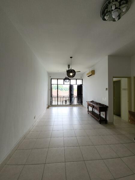 Lakes Condominiums / Pangsapuri Tasik - 4