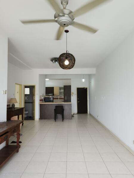 Lakes Condominiums / Pangsapuri Tasik - 1