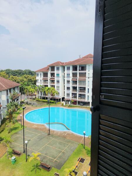 Lakes Condominiums / Pangsapuri Tasik - 2