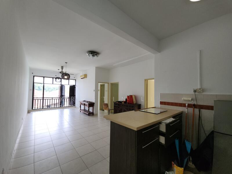 Lakes Condominiums / Pangsapuri Tasik - 3