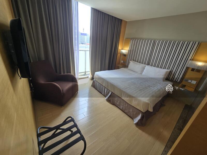 Empire Subang - 2
