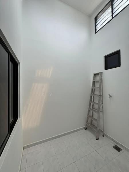 Taman Ungku Tun Aminah - 5