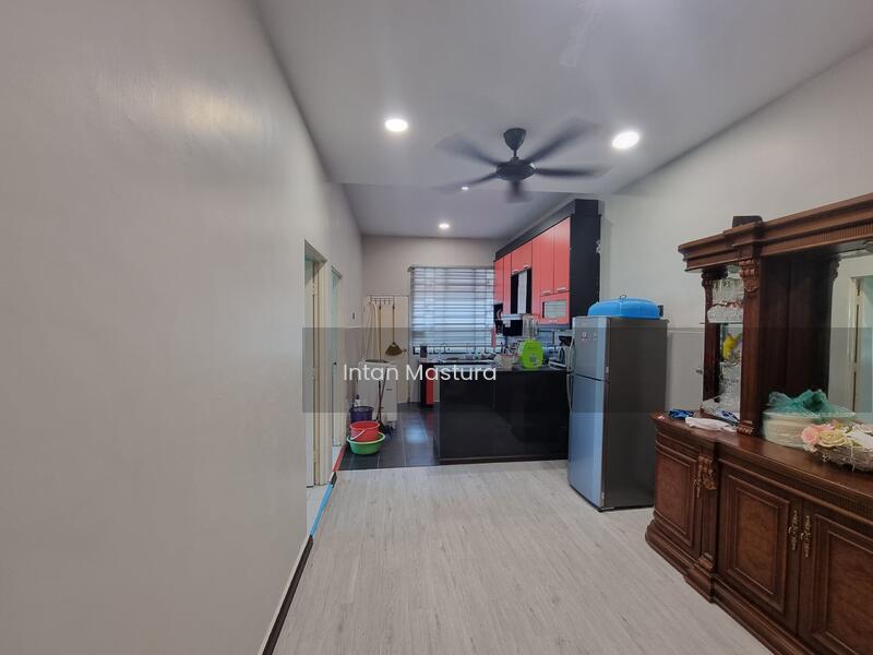 TAMAN MAHKOTA EMAS - 3