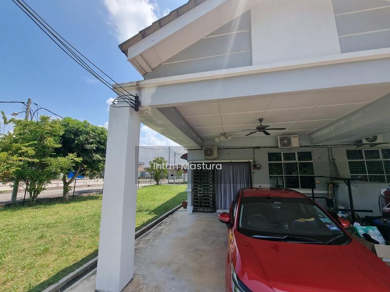 TAMAN MAHKOTA EMAS - 1