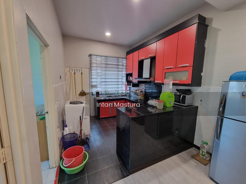 TAMAN MAHKOTA EMAS - 4