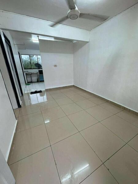 Flat Taman Ungku Tun Aminah - 1