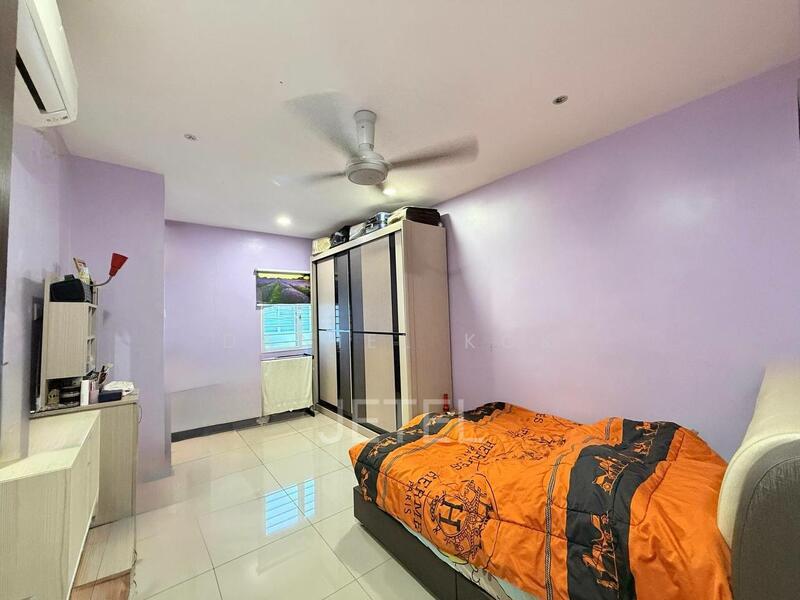 RM750k! 22x75ft! 4R3B! Move in Condition Renovated Taman Ehsan Jaya Pandamaran Port Klang 2 Sty Hse - 1