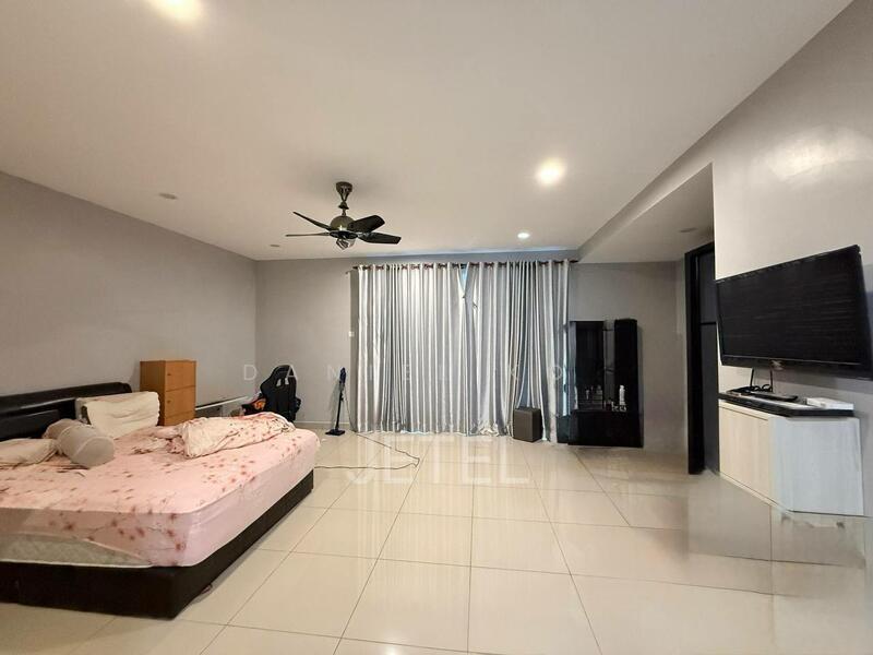 RM750k! 22x75ft! 4R3B! Move in Condition Renovated Taman Ehsan Jaya Pandamaran Port Klang 2 Sty Hse - 2