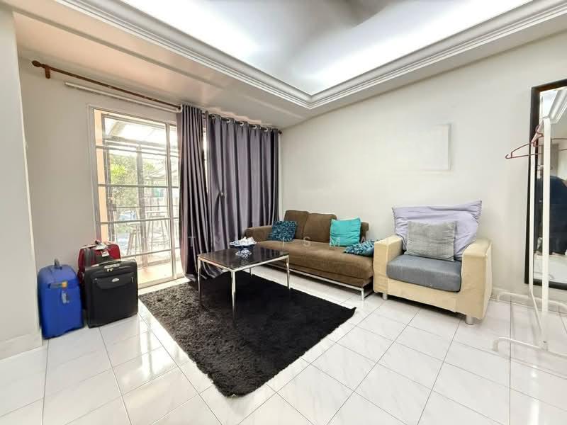 Kota Damansara Seksyen 8 - 4