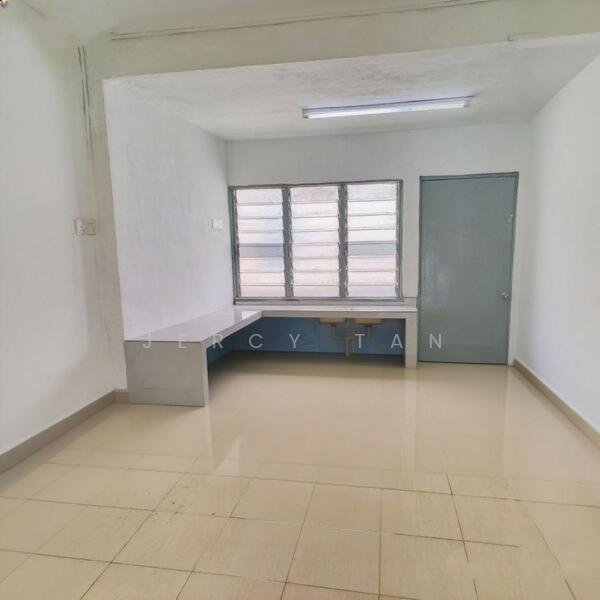 Taman Sungai Besi Indah, Seri Kembangan - 1