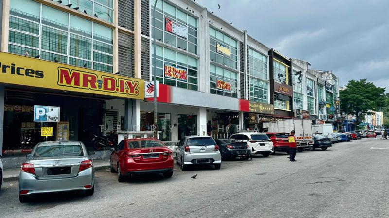 Corner Shop @ Taman Equine , Prime Location & Facing Main Road - 3