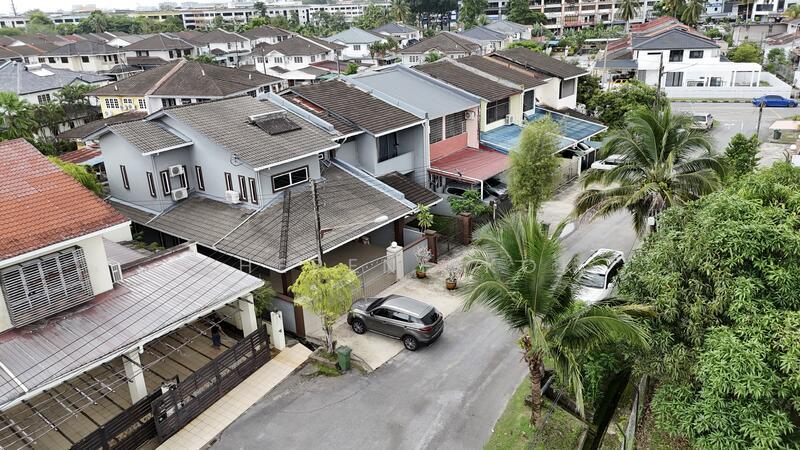 Double Storey Terrace Intermediate @ Lorong Pasir Rock Road - 2