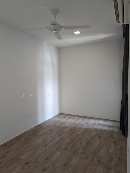 Lakefront Residence - 4