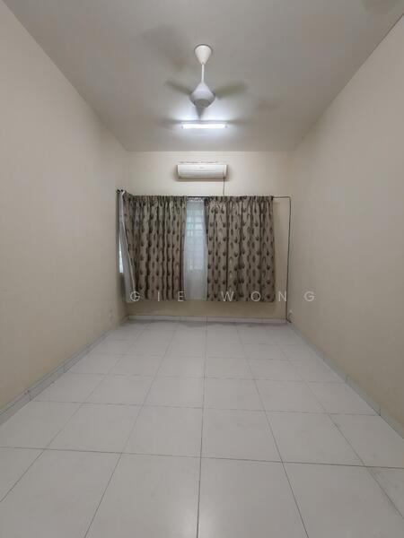 Taman Lapangan Kiara - 4