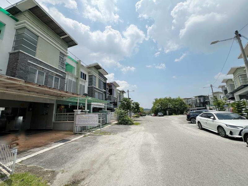 Taman Sri Putra Sungai Buloh - 2