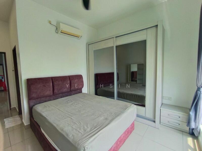 M Condominium @ Larkin - 5