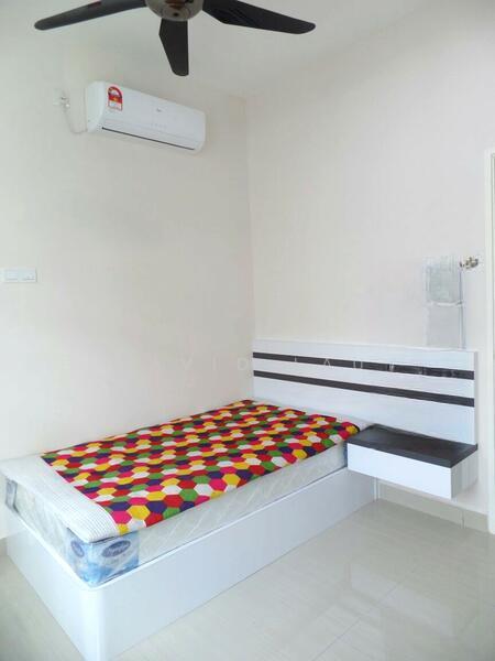 Taman Ungku Tun Aminah - 5