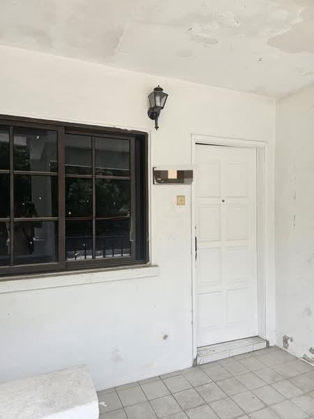 Country Heights Ground Floor Townhouse - 4