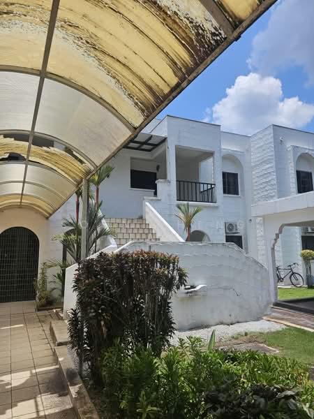 Country Heights Ground Floor Townhouse - 2