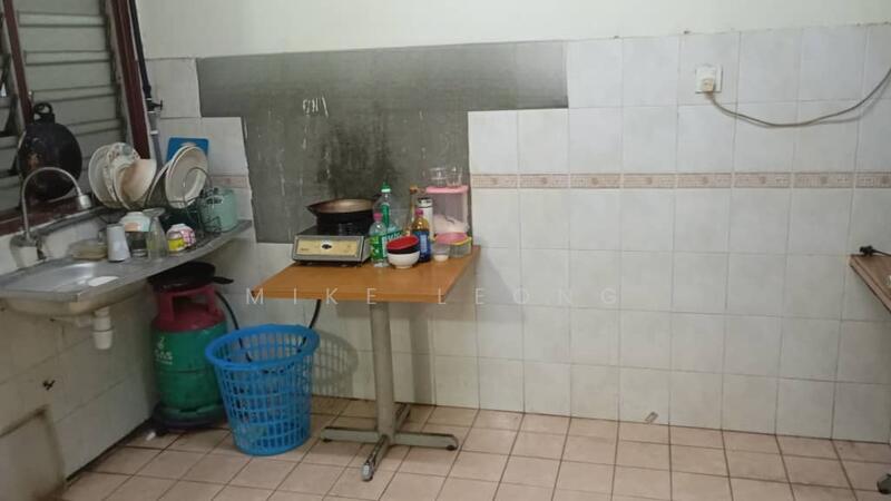 Pangsapuri Merak - 5