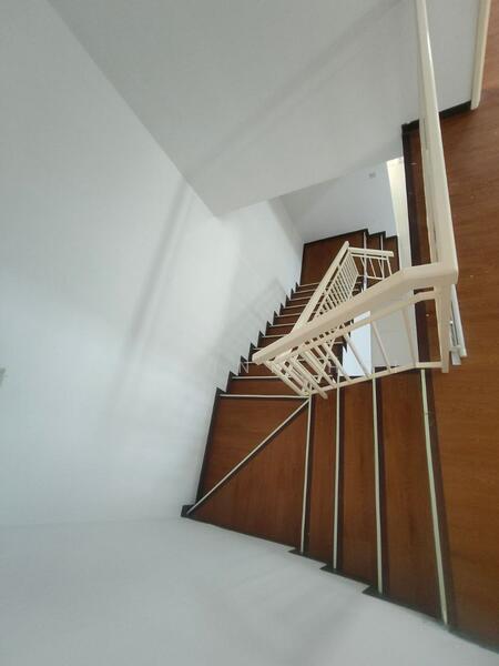 Convenience Location 2 Sty Corner Damai Residence Kemuning Utama - 4