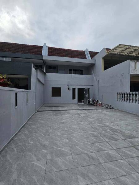 Jalan Bukit Kempas @ Taman Bukit Kempas - 1