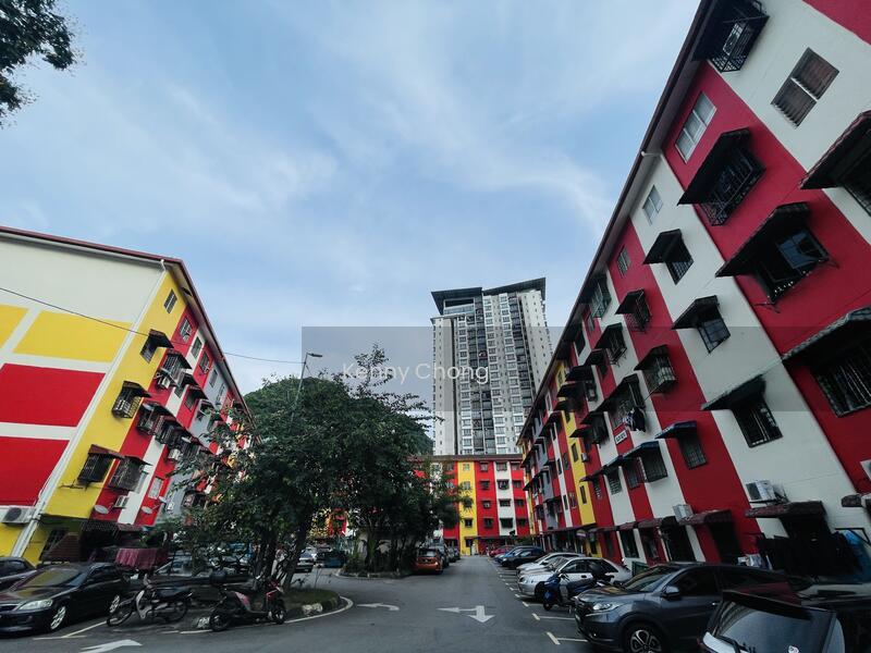 Putri Laksamana - 2