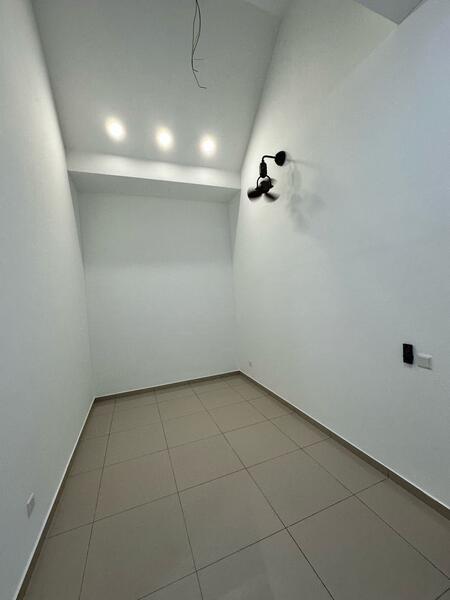 RESIDENSI BOTANI 2 - 4