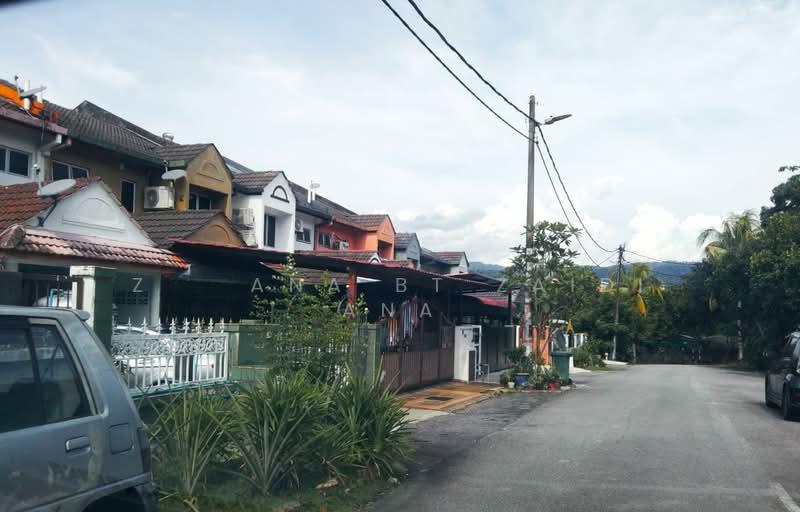 Lembah Keramat - 1