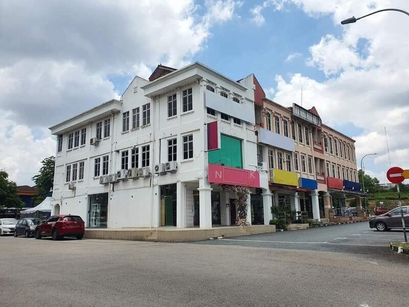 Bandar Baru Uda Shop - 2