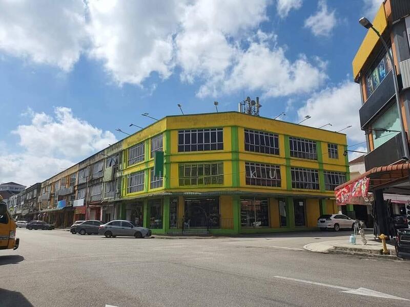 Bandar Baru Uda Shop - 3