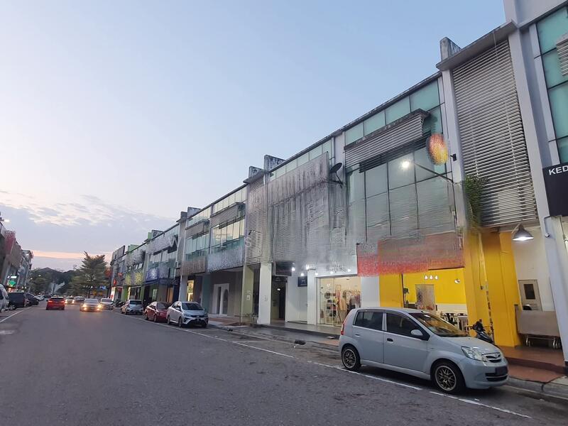 Bandar Baru Uda Shop - 1