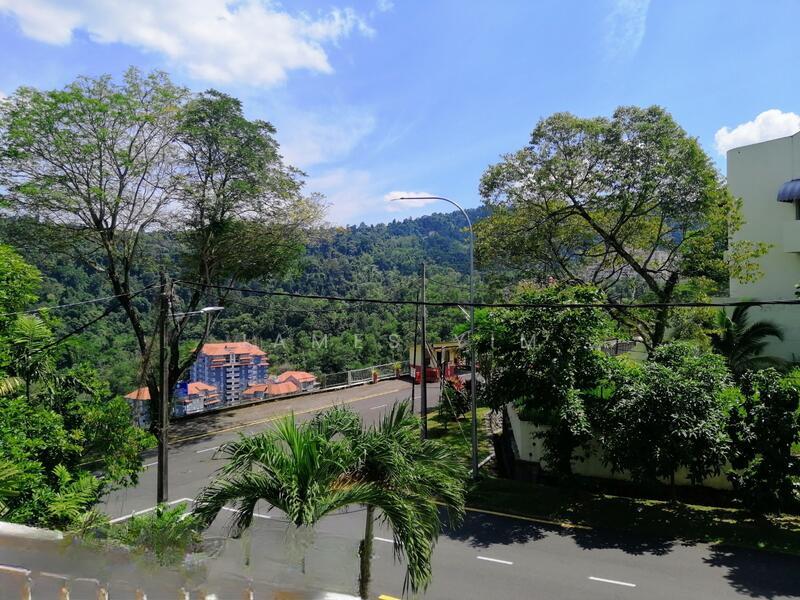 Renovated and extended semiD house@ Taman Wangsa Ukay - 1