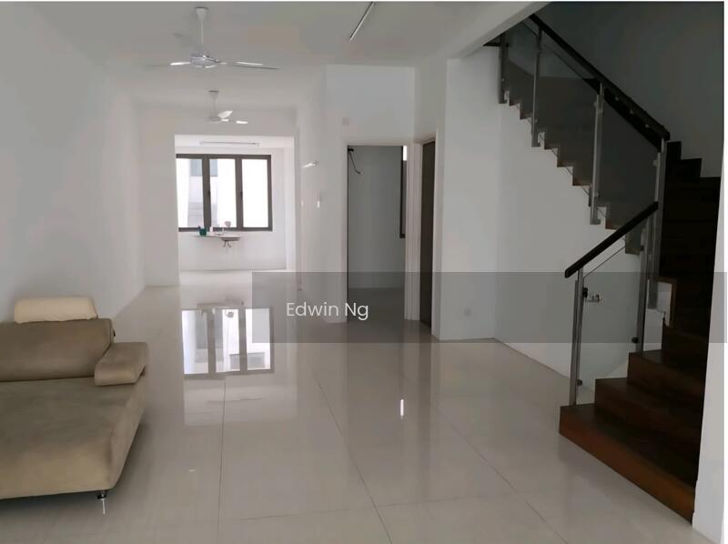 Raffles Residence 199 - 1