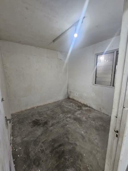 Flat Taman Ungku Tun Aminah - 3