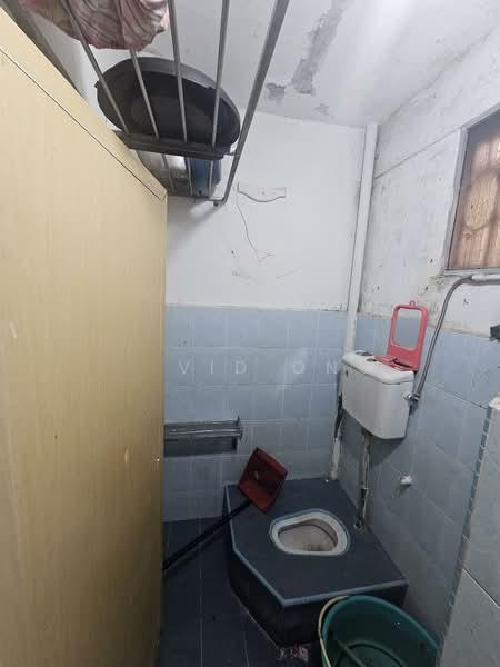 Flat Taman Ungku Tun Aminah - 4