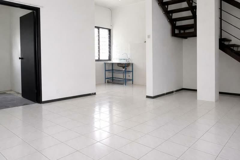 DOUBLE STOREY TAMAN ADENIUM BUKIT BERUNTUNG RAWANG - 2