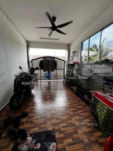 1.5-storey Terraced House at Taman Sikamat Utama - 2