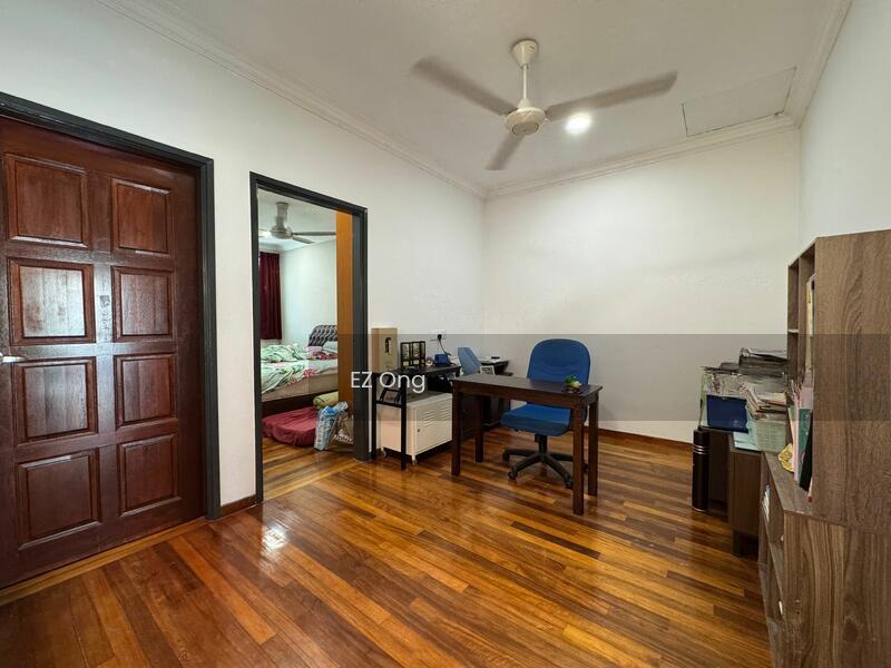 Terrace house at Bandar Barat - 3
